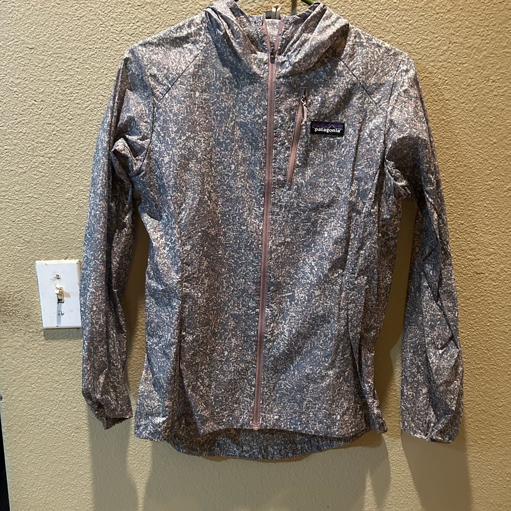 Patagonia windbreaker jacket